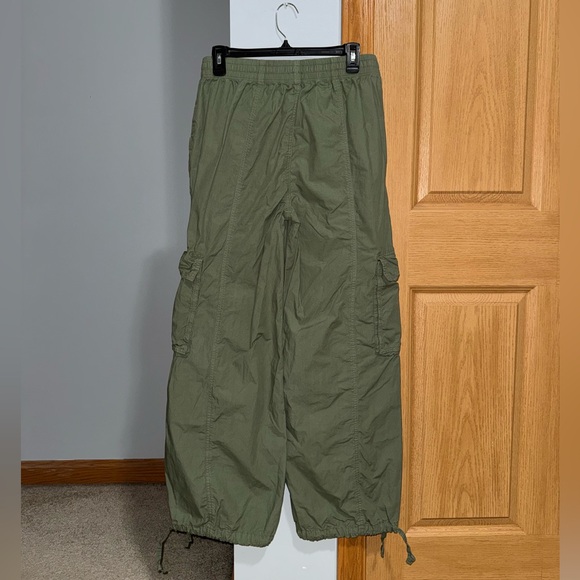 Aerie Women’s High Waisted Go-For-It Olive Fun Baggy Cargo Pants Size Small - Picture 4 of 11